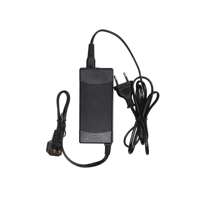 یخچال فریزر خودرو ایستکول مدل TM-4040-DC| اتصال مستقیم به باتری و یا فندکی خودرو | مناسب سفر و خودرو